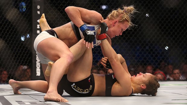 holly-holm-vs-ronda-rousey-ufc-193-reactioon.jpg
